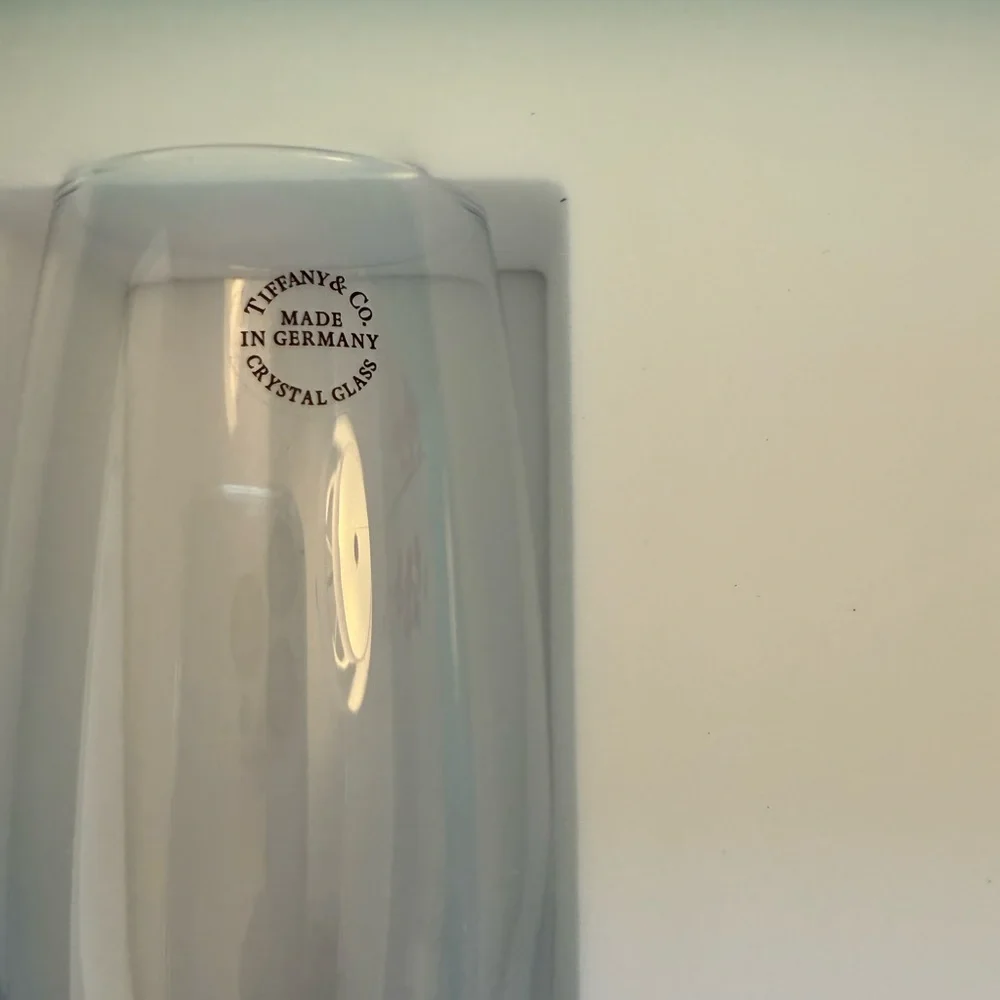 Elegant Tiffany Champagne Flute Set - Picture 3 of 4